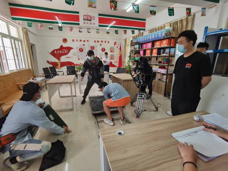 追星女孩心理学分析报告：进贤县广告片拍摄公司揭秘饭圈应援式传播逻辑